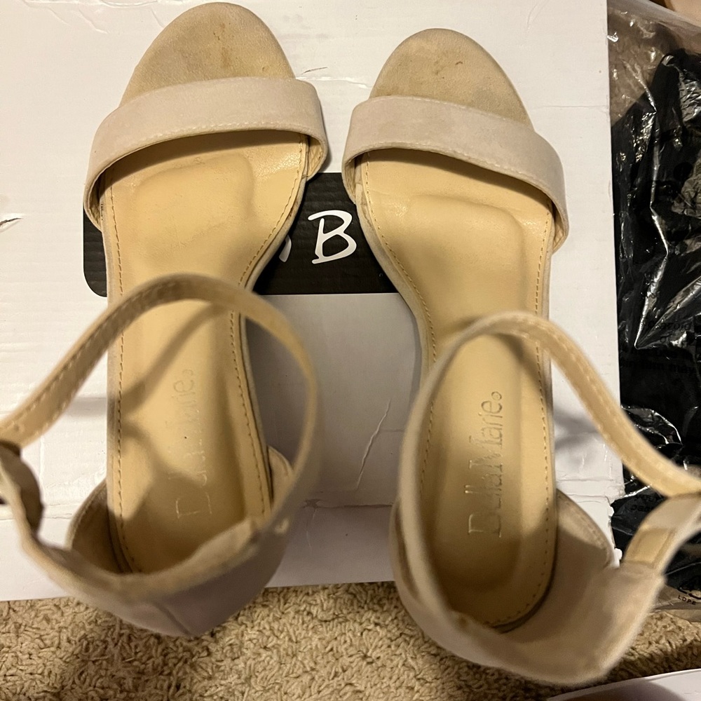 Size 7 nude open toed heels